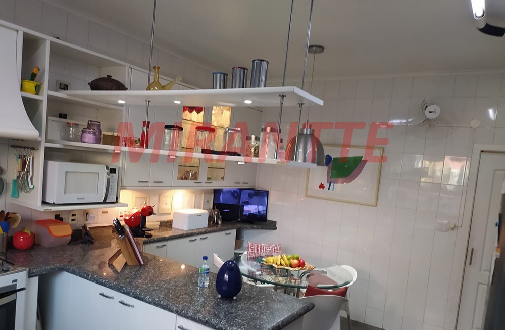 Sobrado de 377m² com 3 quartos em Vila Rosália