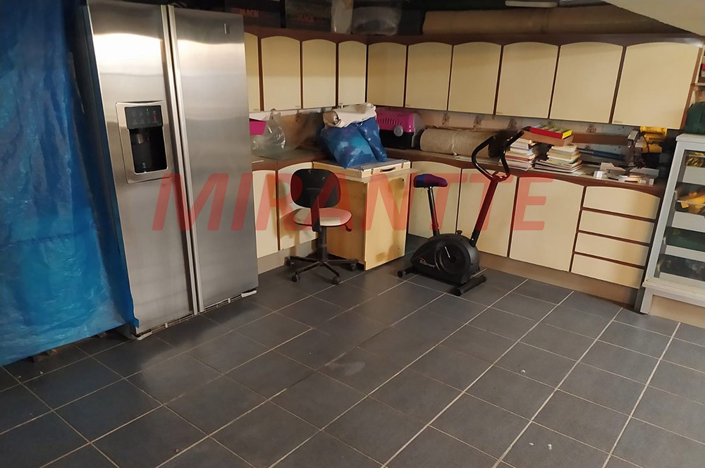 Sobrado de 377m² com 3 quartos em Vila Rosália