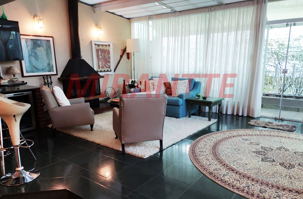 Sobrado de 377m² com 3 quartos em Vila Rosália