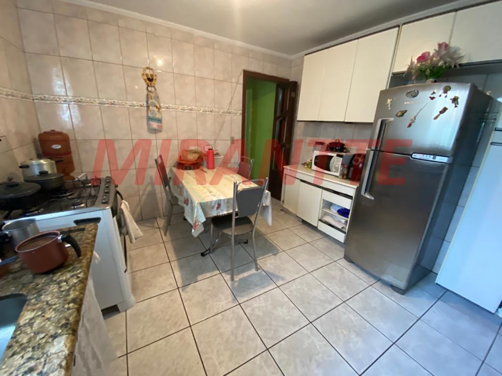 Sobrado de 96m² com 5 quartos em Vila Constanca