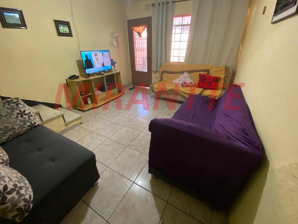 Sobrado de 96m² com 5 quartos em Vila Constanca