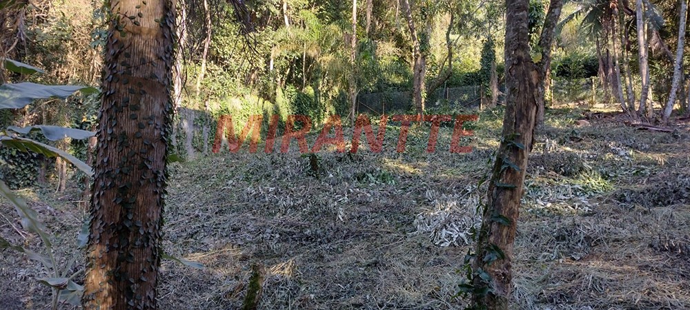 Terreno de 860m² em Serra Da Cantareira