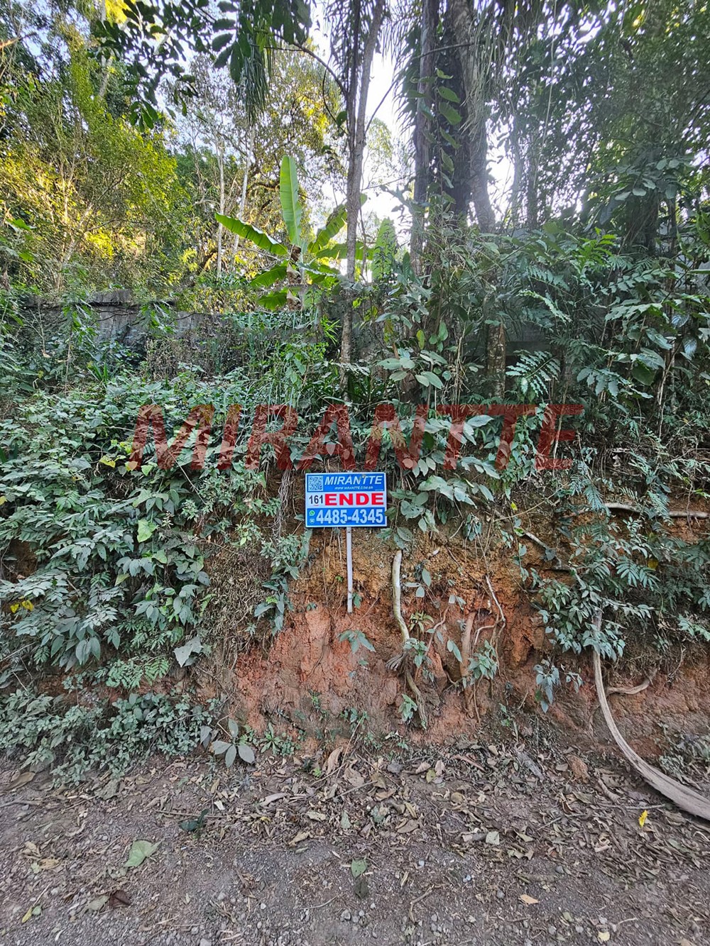 Terreno de 860m² em Serra Da Cantareira