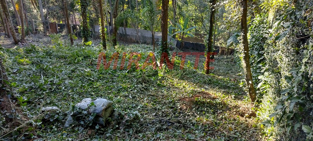 Terreno de 860m² em Serra Da Cantareira