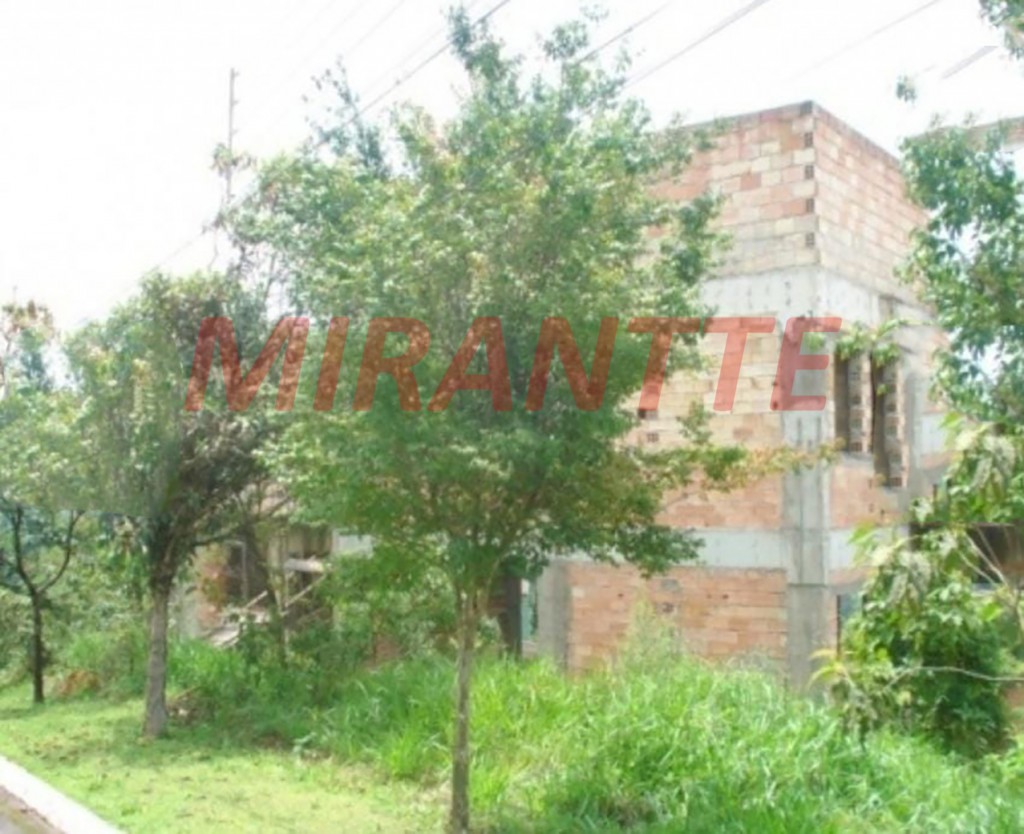 Sobrado de 500m² com 4 quartos em Serra Da Cantareira