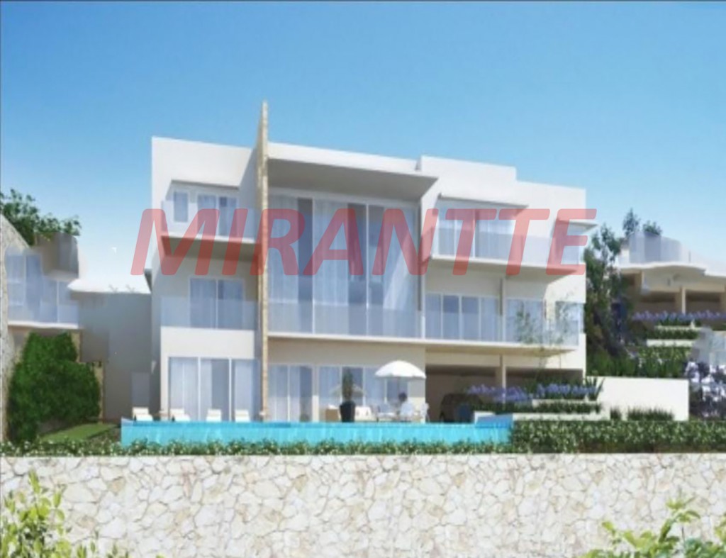 Sobrado de 500m² com 4 quartos em Serra Da Cantareira