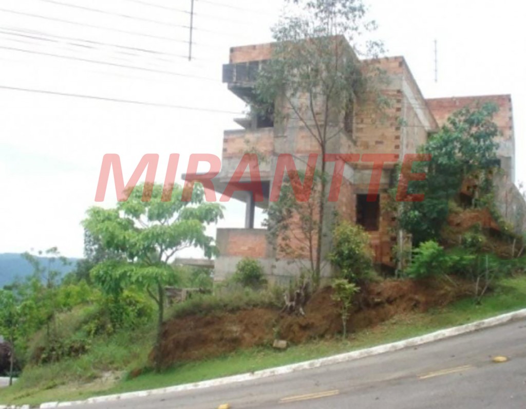 Sobrado de 500m² com 4 quartos em Serra Da Cantareira