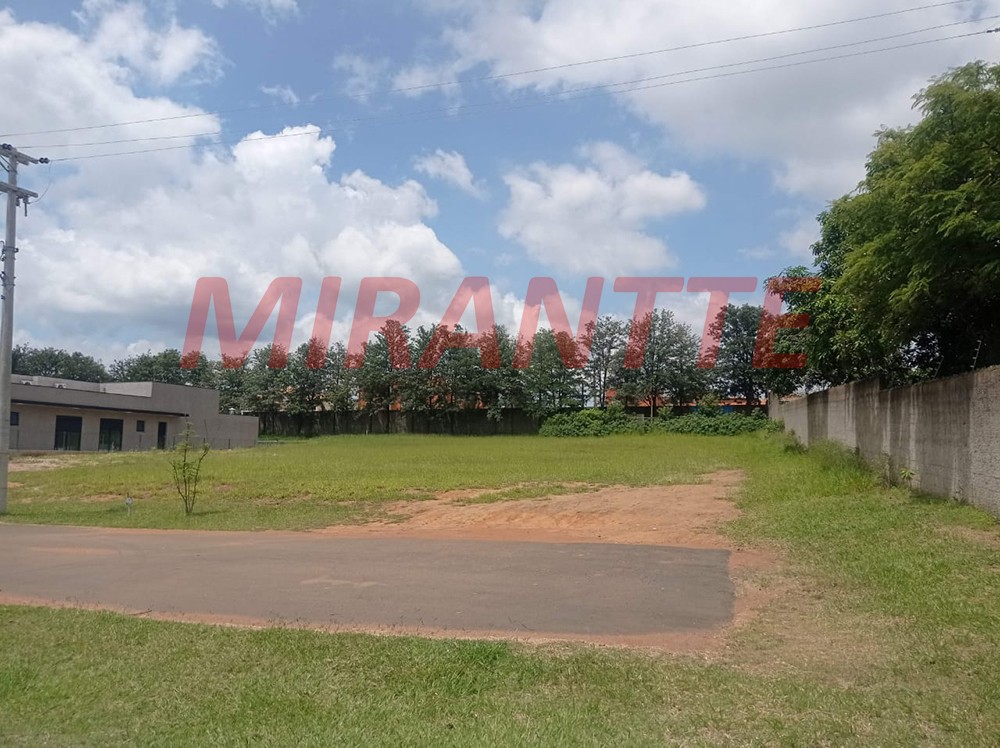 Terreno de 1032m² em Centro
