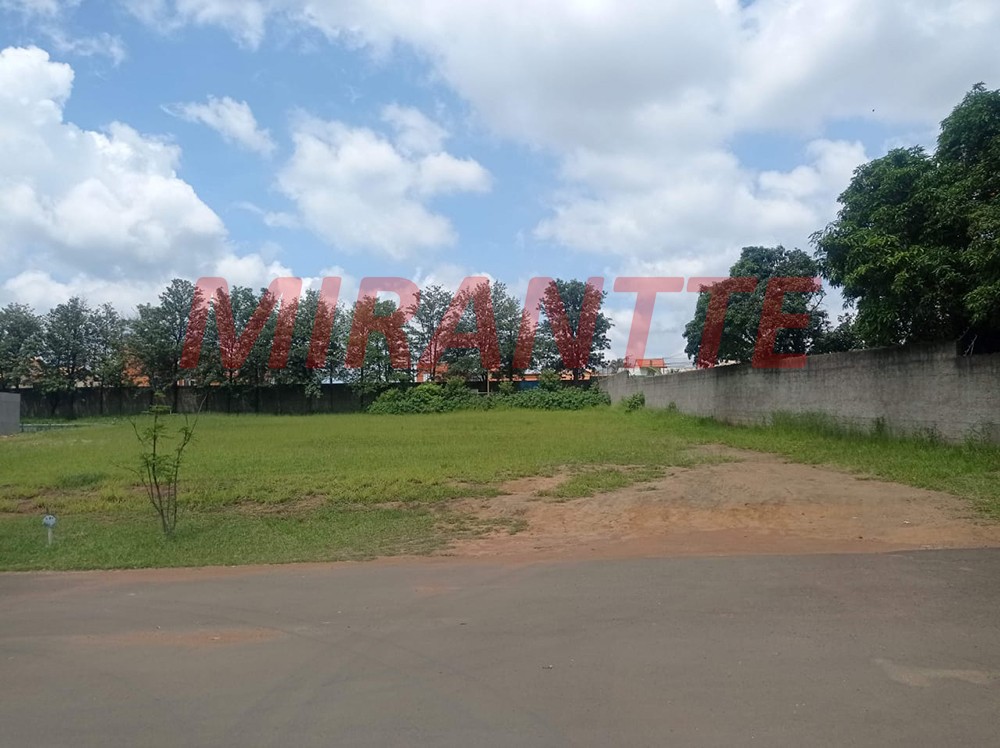 Terreno de 1032m² em Centro