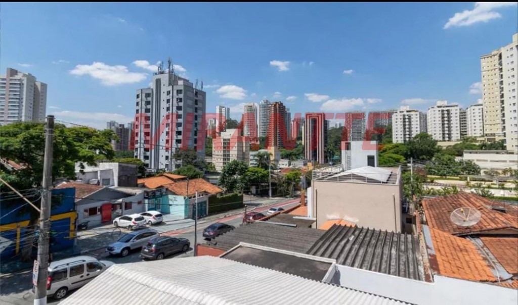 Sobrado de 250m² com 3 quartos em Super Quadra Morumbi