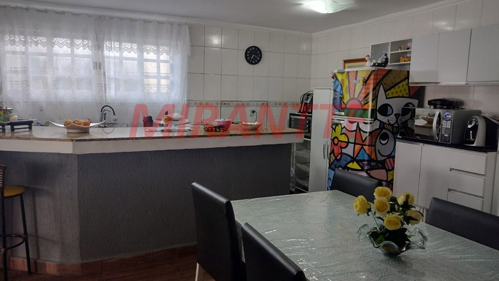 Sobrado de 355m² com 6 quartos em Jardim Guapíra