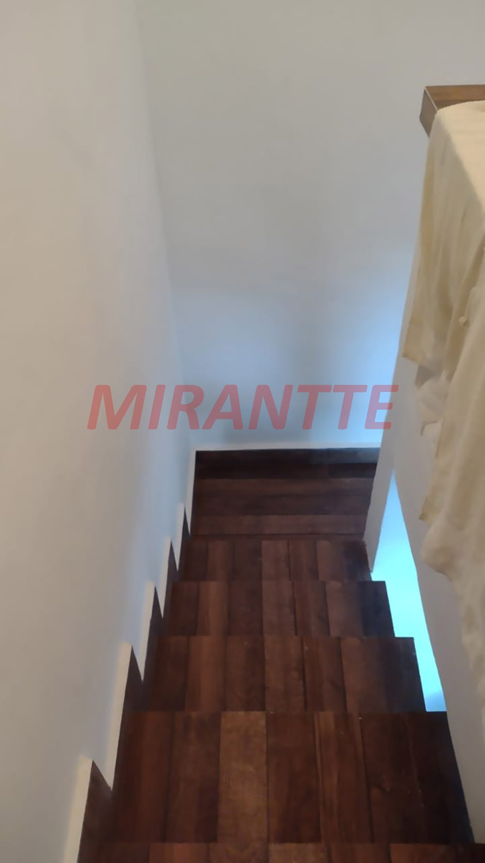 Sobrado de 355m² com 6 quartos em Jardim Guapíra