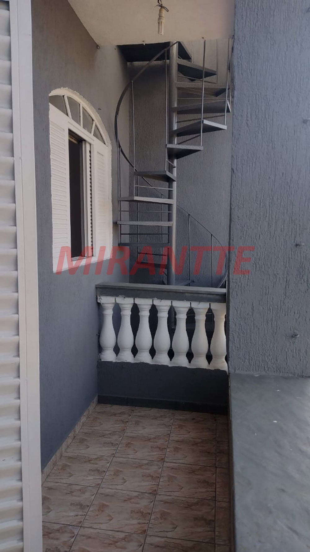 Sobrado de 355m² com 6 quartos em Jardim Guapíra