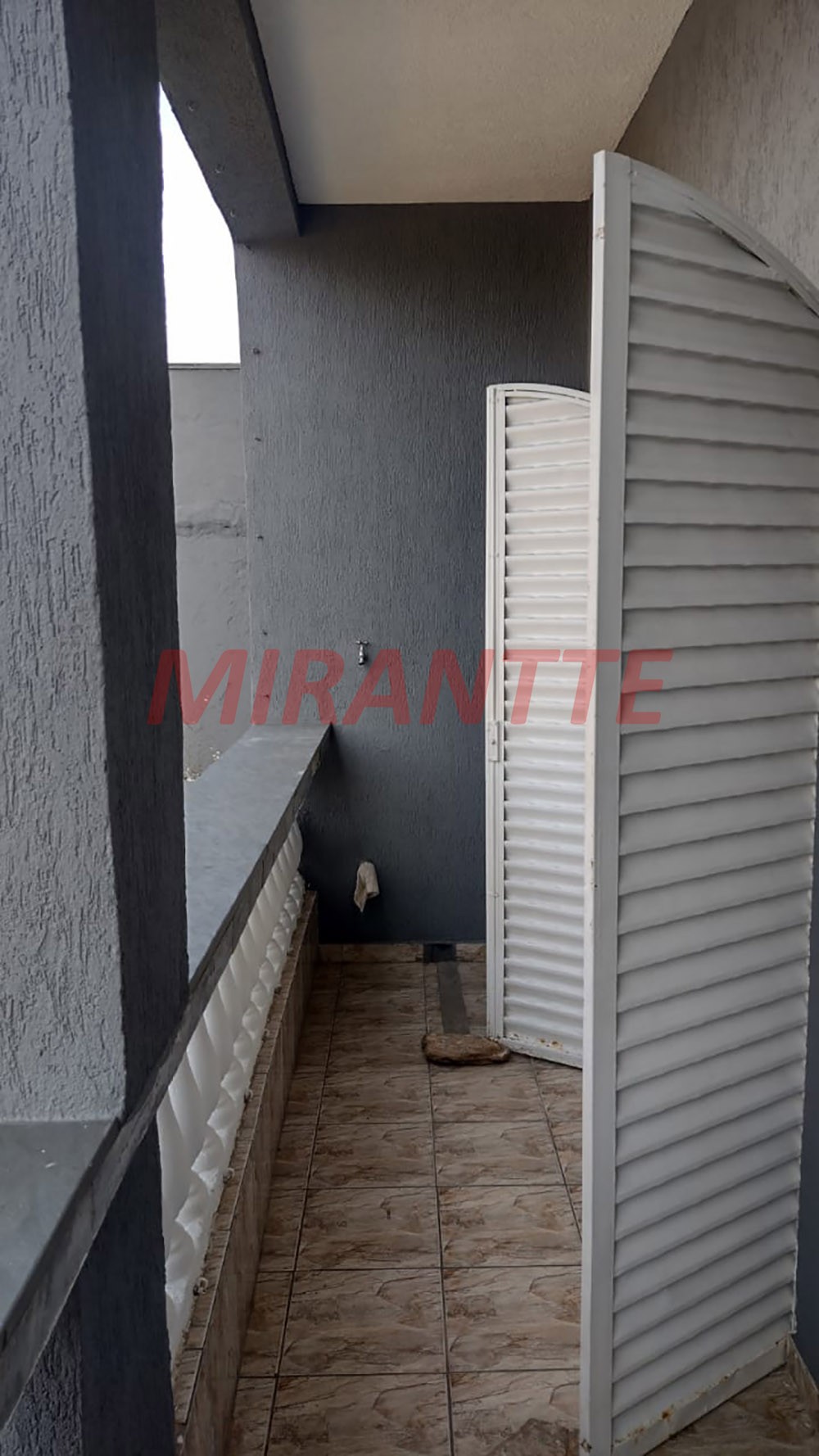 Sobrado de 355m² com 6 quartos em Jardim Guapíra