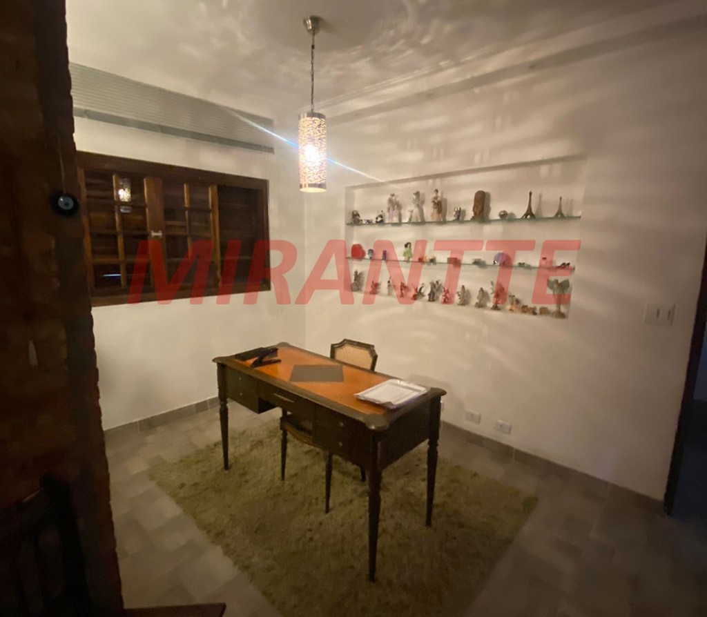 Casa terrea de 350m² com 6 quartos em Água Fria