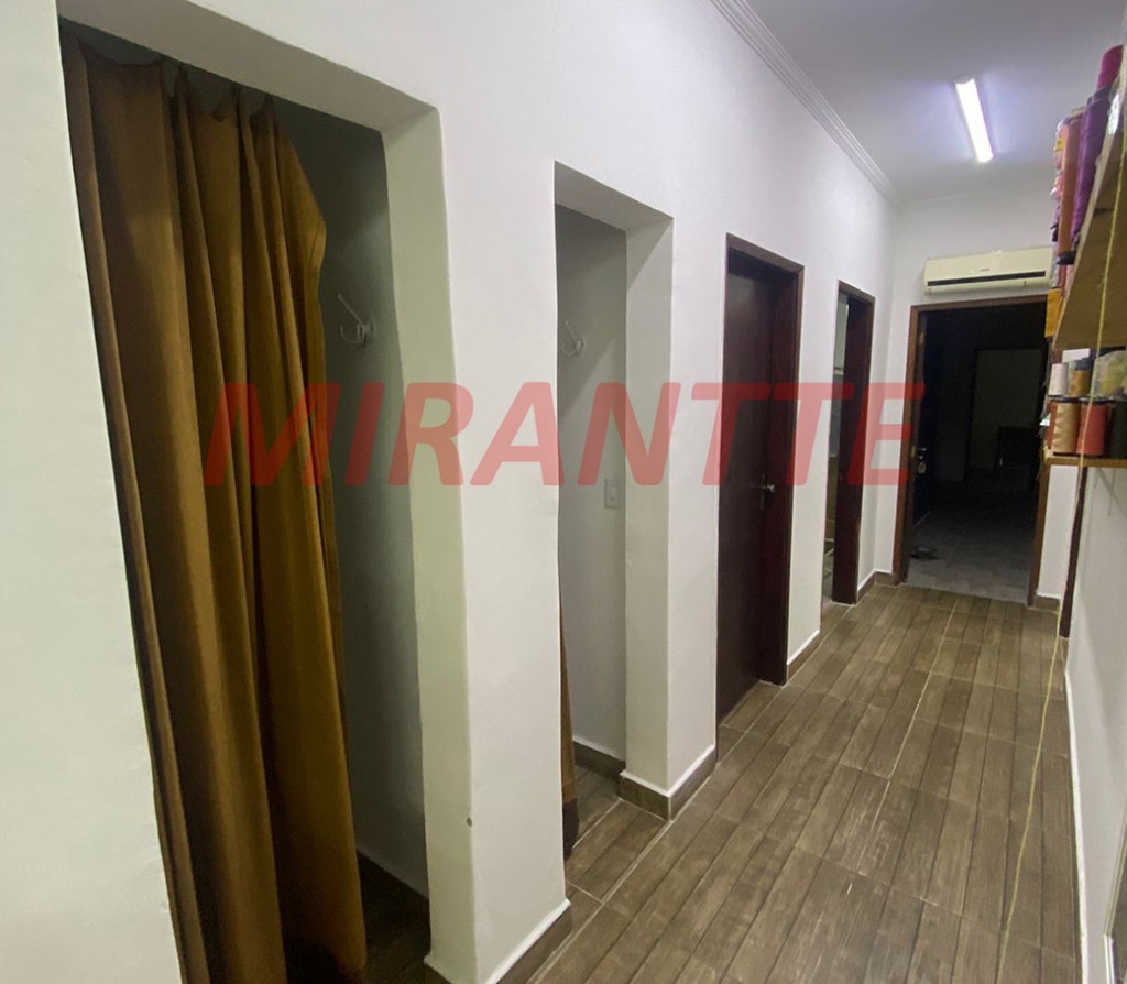 Casa terrea de 350m² com 6 quartos em Água Fria