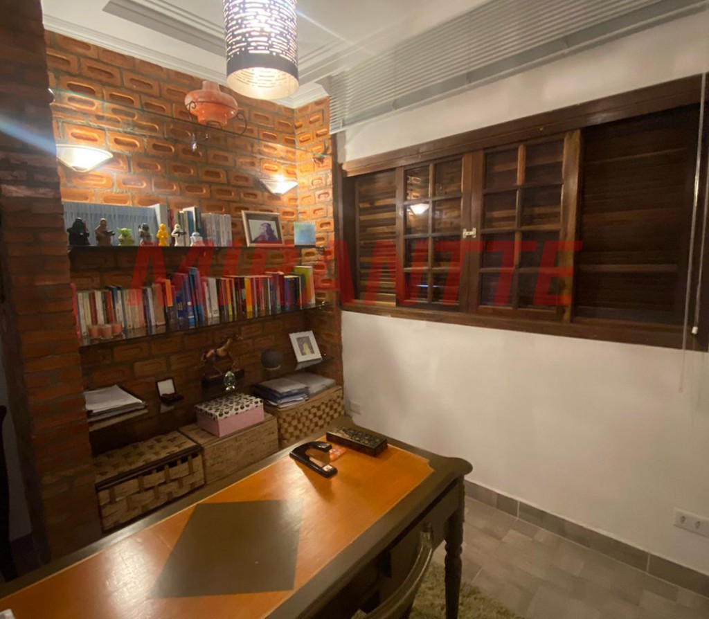 Casa terrea de 350m² com 6 quartos em Água Fria