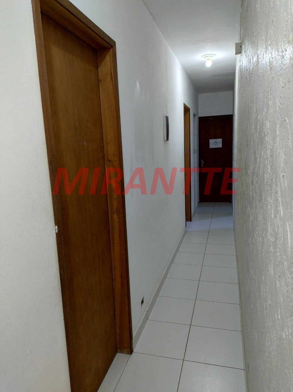 Sobrado de 306m² com 5 quartos em Jardim Adriana