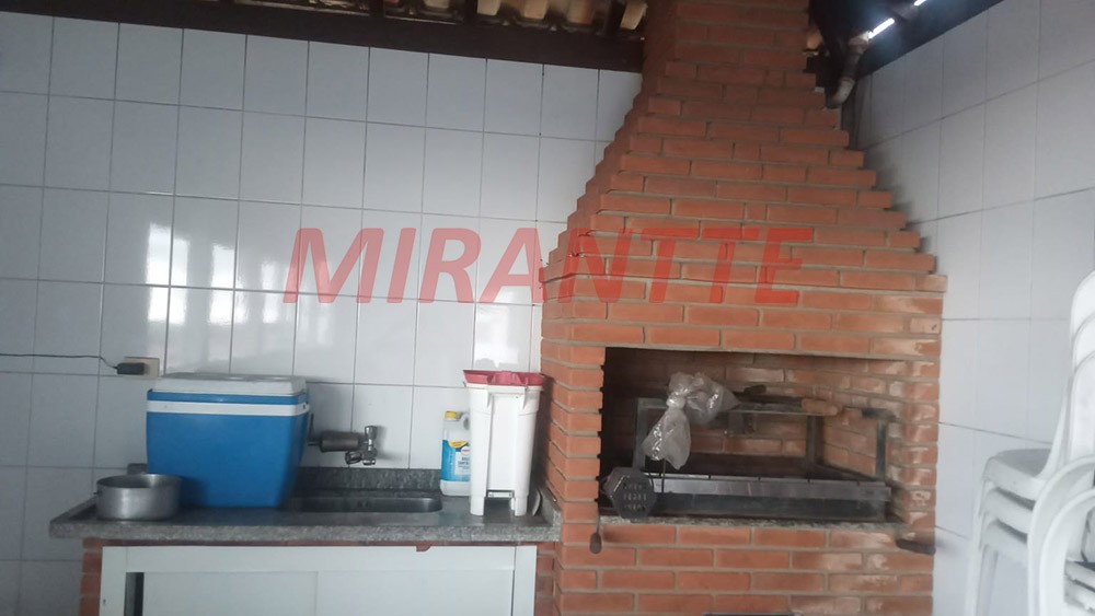 Sobrado de 306m² com 5 quartos em Jardim Adriana