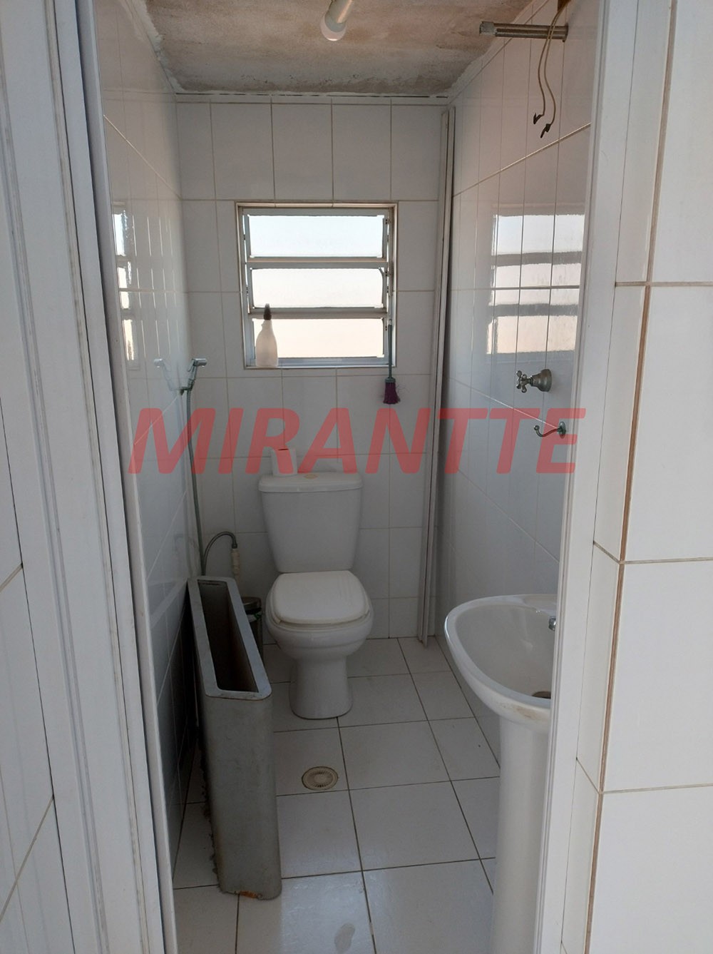 Sobrado de 306m² com 5 quartos em Jardim Adriana