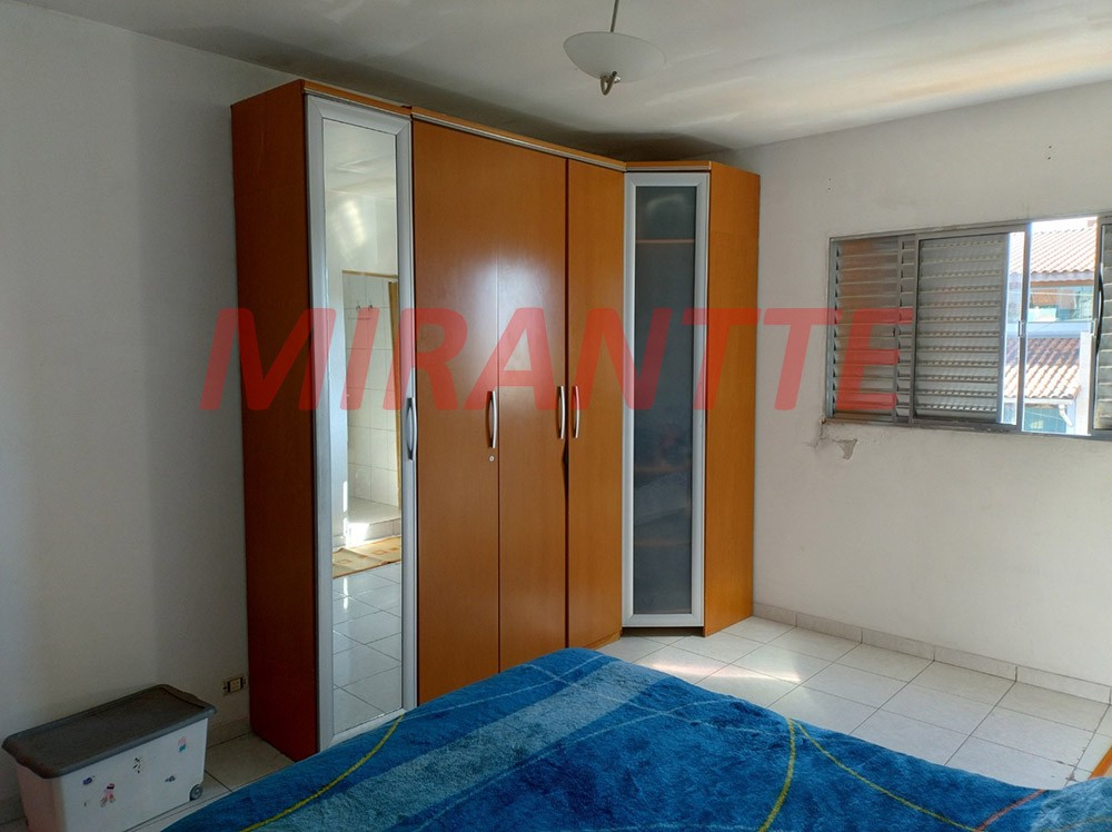 Sobrado de 306m² com 5 quartos em Jardim Adriana