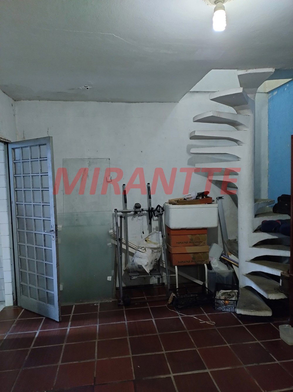 Sobrado de 306m² com 5 quartos em Jardim Adriana