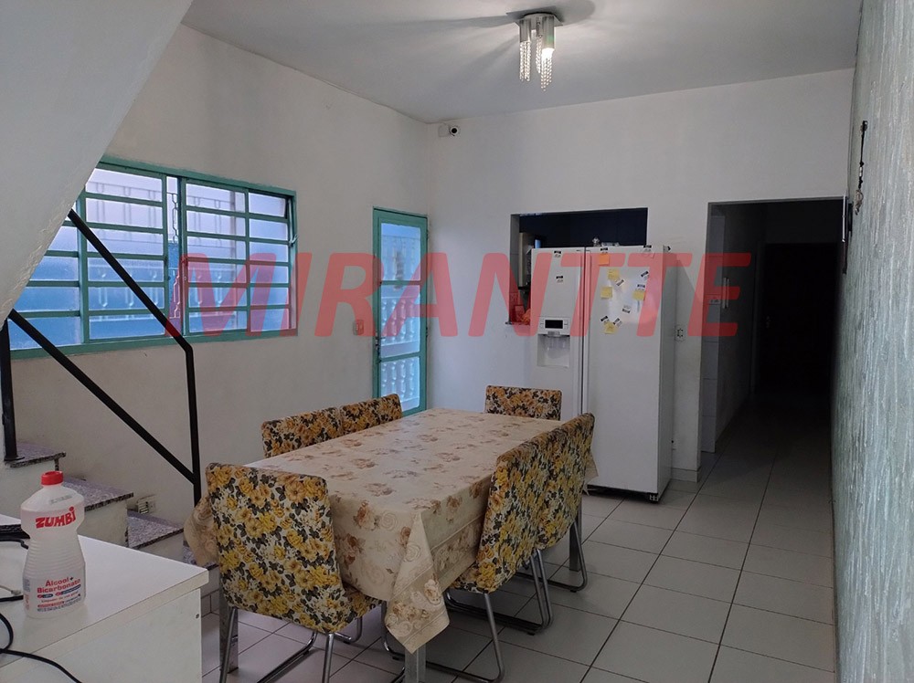 Sobrado de 306m² com 5 quartos em Jardim Adriana