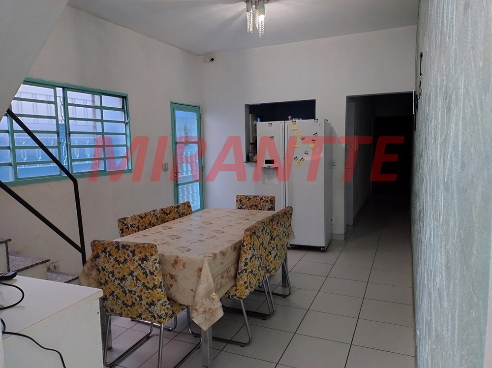 Sobrado de 306m² com 5 quartos em Jardim Adriana