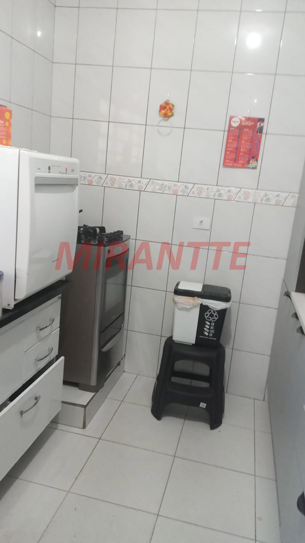 Sobrado de 306m² com 5 quartos em Jardim Adriana