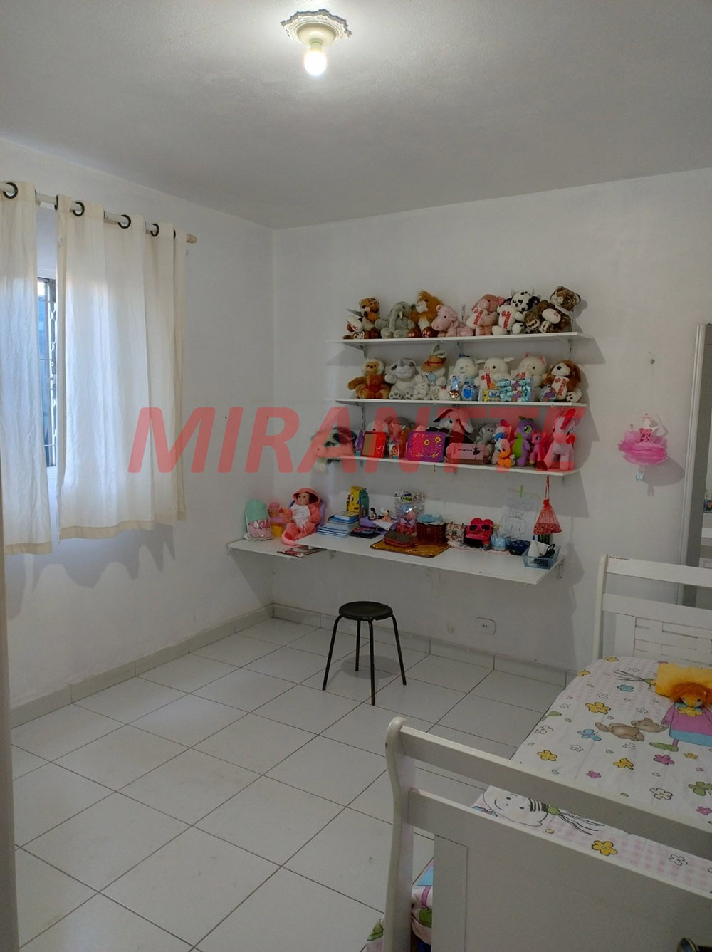 Sobrado de 306m² com 5 quartos em Jardim Adriana