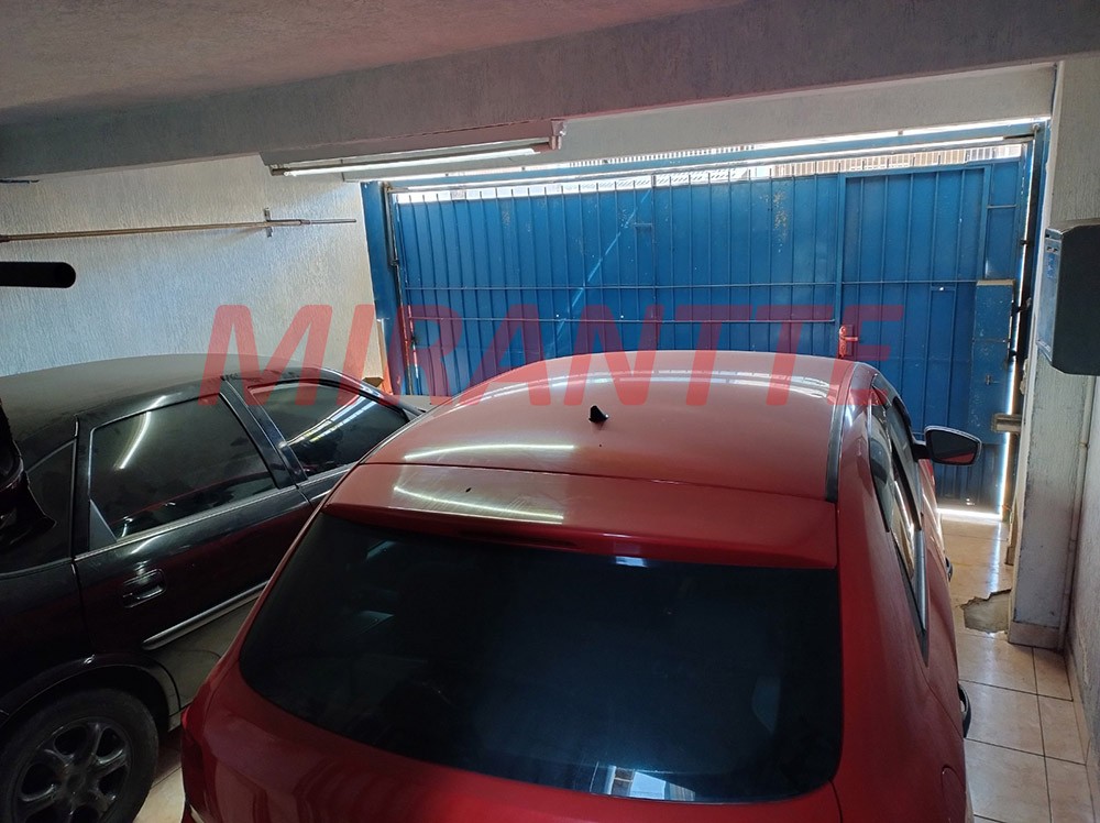 Sobrado de 306m² com 5 quartos em Jardim Adriana