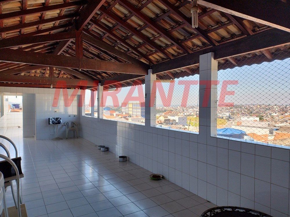 Sobrado de 306m² com 5 quartos em Jardim Adriana