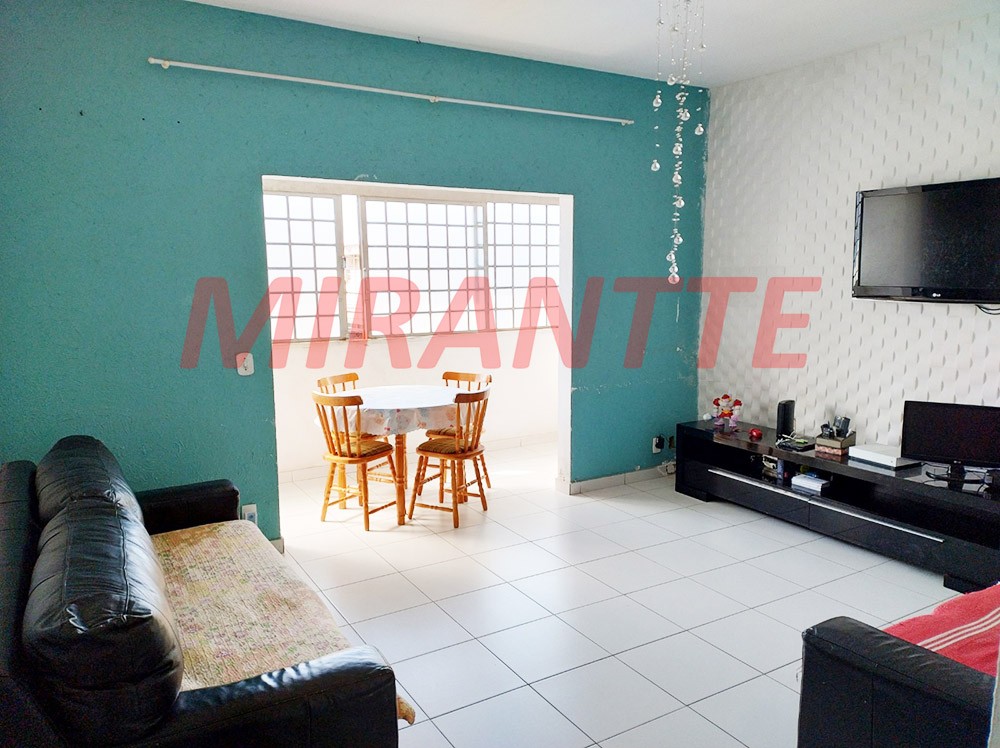 Sobrado de 306m² com 5 quartos em Jardim Adriana