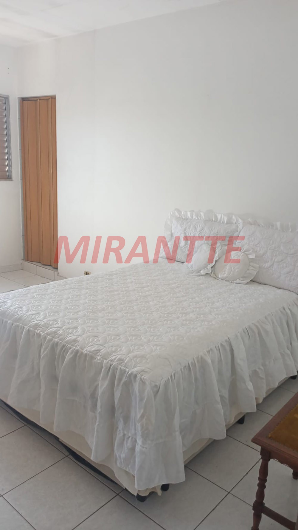 Sobrado de 306m² com 5 quartos em Jardim Adriana
