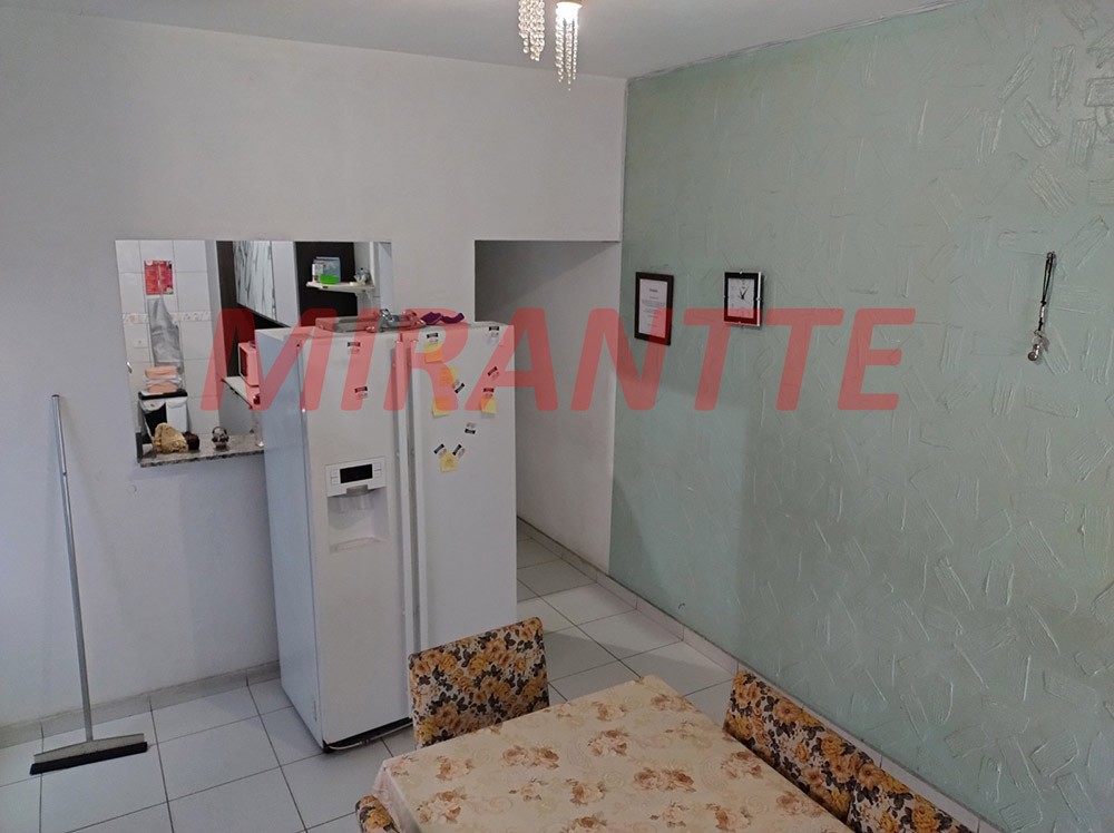 Sobrado de 306m² com 5 quartos em Jardim Adriana