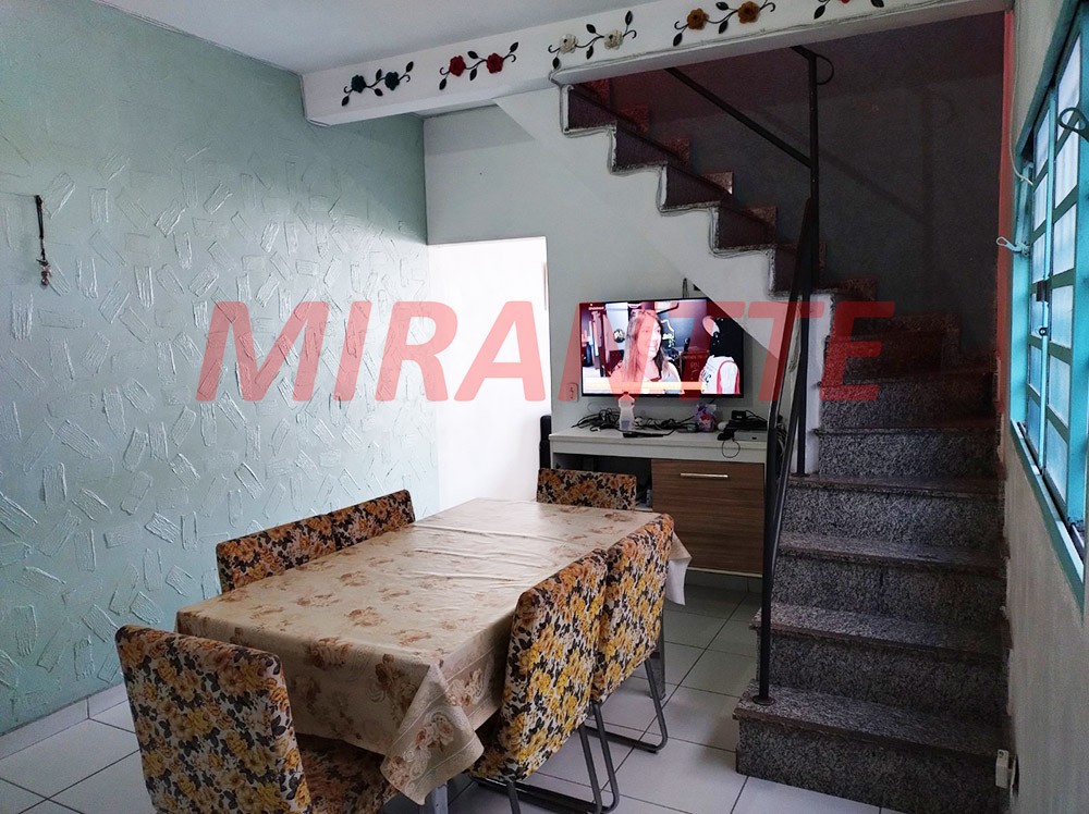 Sobrado de 306m² com 5 quartos em Jardim Adriana