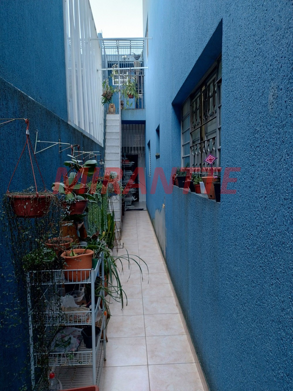 Sobrado de 306m² com 5 quartos em Jardim Adriana