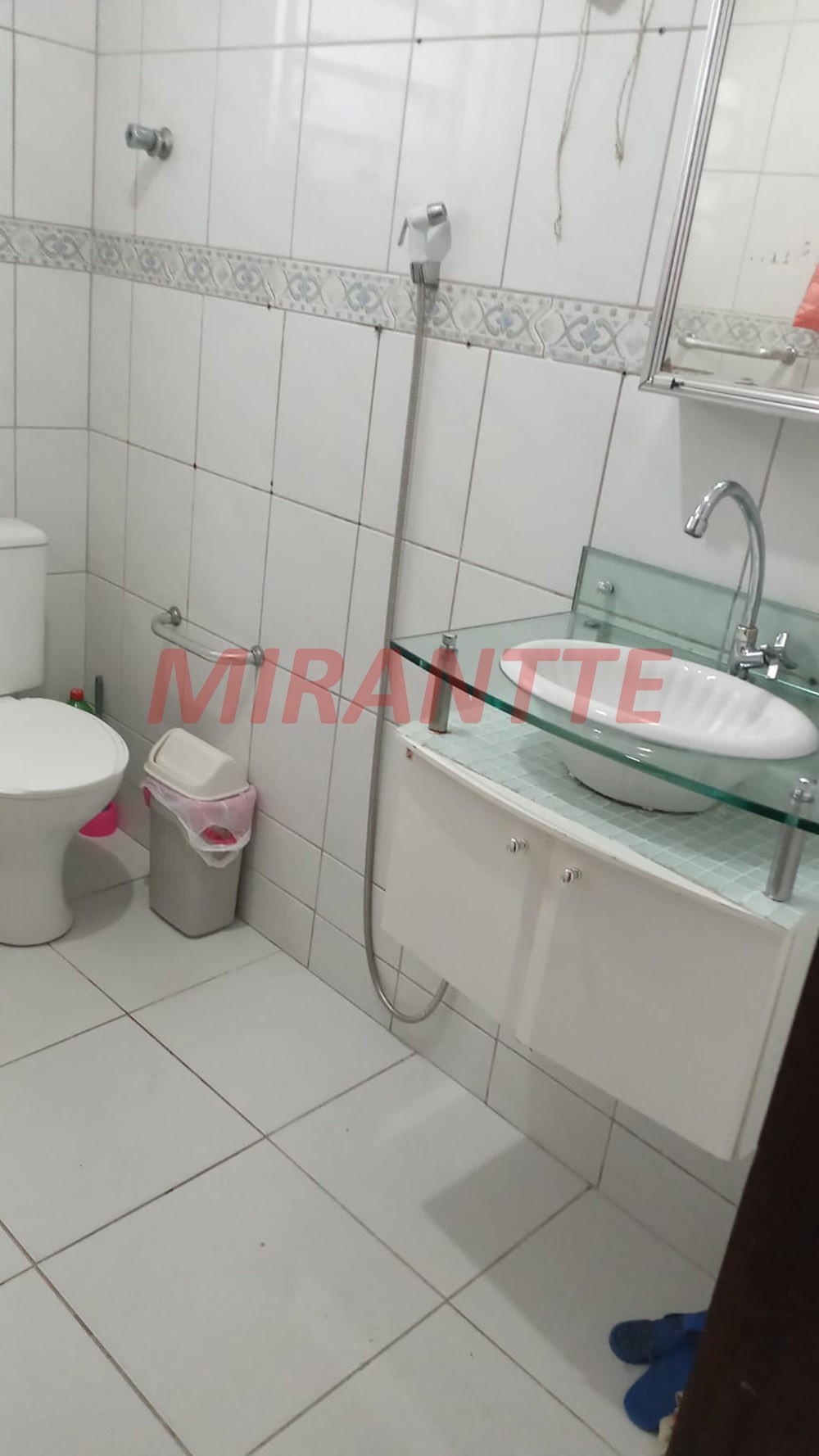 Sobrado de 306m² com 5 quartos em Jardim Adriana