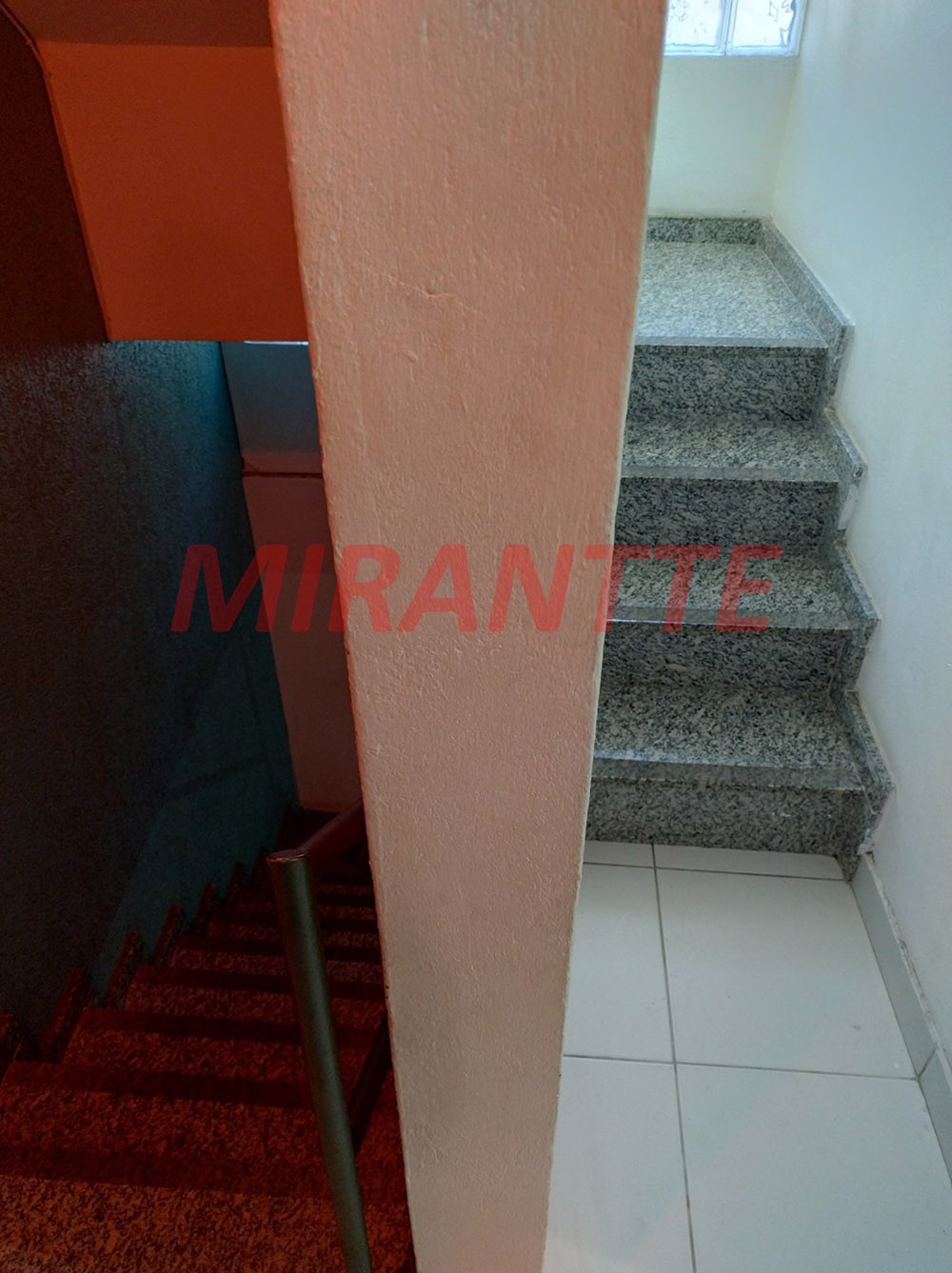 Sobrado de 306m² com 5 quartos em Jardim Adriana