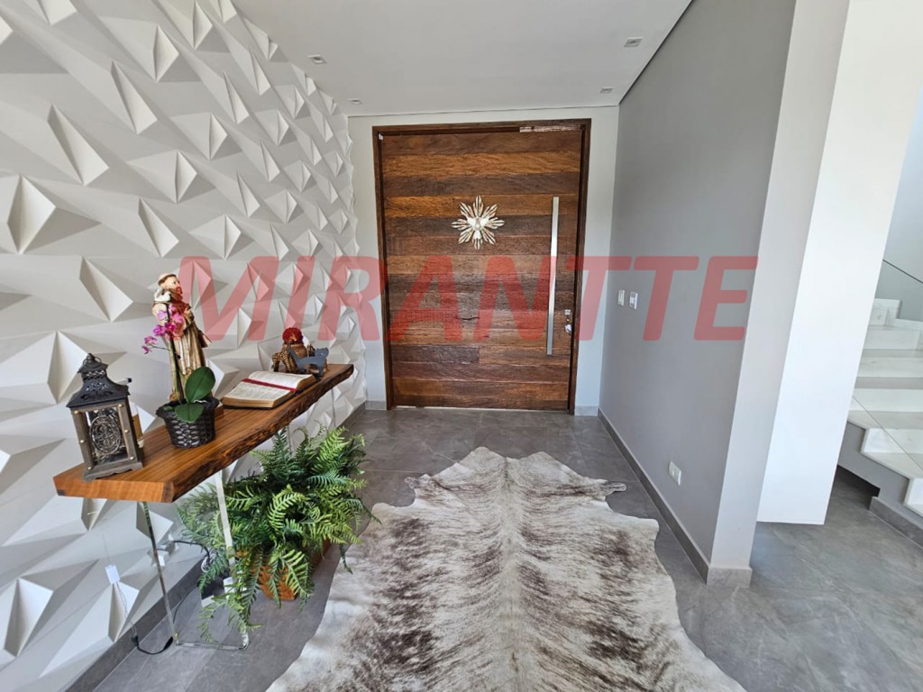 Sobrado de 350m² com 4 quartos em Serra da Cantareira
