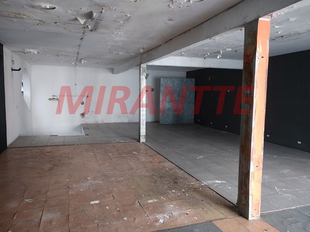 Comercial de 379m² em Santana