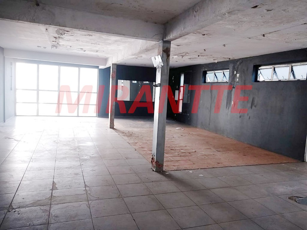 Comercial de 379m² em Santana