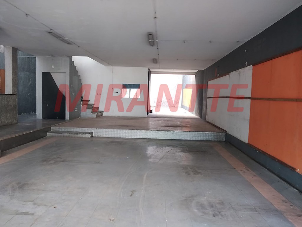 Comercial de 379m² em Santana