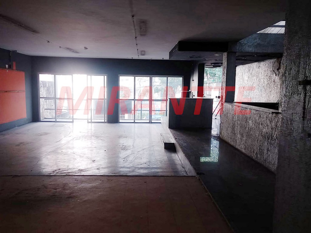 Comercial de 379m² em Santana