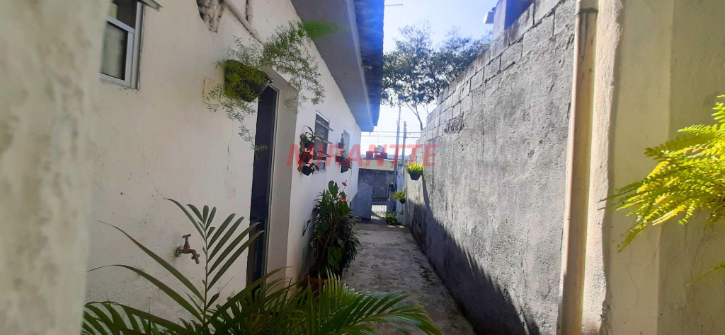 Casa terrea de 70m² com 2 quartos em Parque Casa De Pedra
