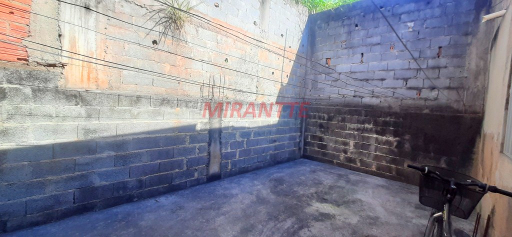 Casa terrea de 70m² com 2 quartos em Parque Casa De Pedra
