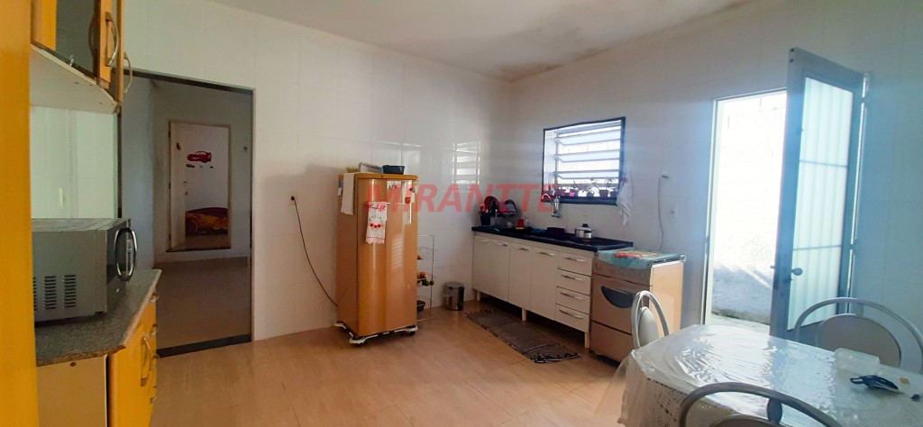 Casa terrea de 70m² com 2 quartos em Parque Casa De Pedra