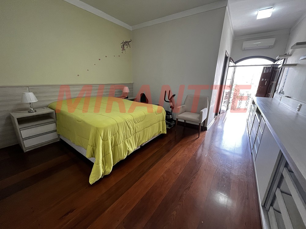 Sobrado de 268m² com 4 quartos em Jardim São Paulo