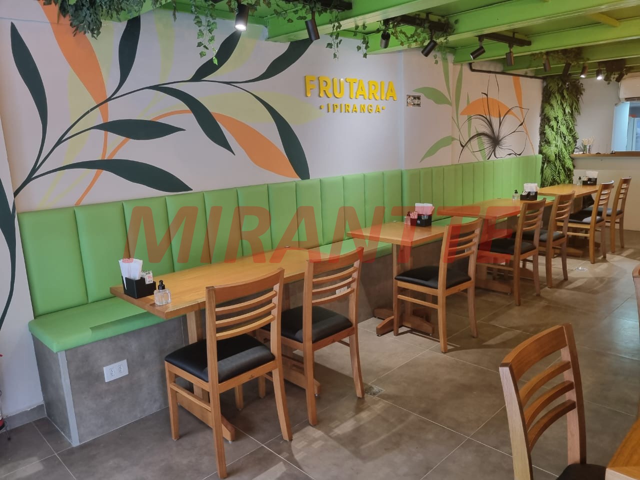 Comercial de 242m² em República