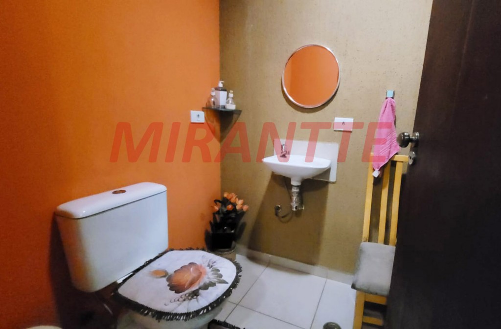 Sobrado de 250m² com 3 quartos em Jardim Santa Francisca